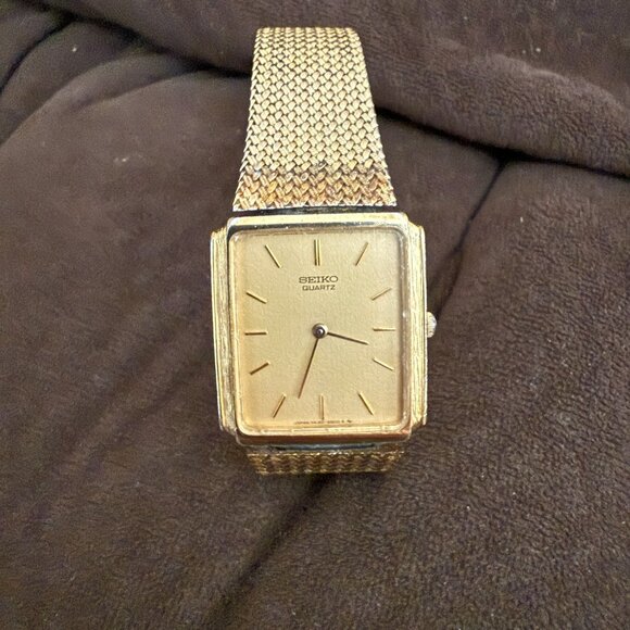 Seiko Men's Vintage Tank Quartz Wrist Watch 7430 5509 Gold Tone / Gold Dial